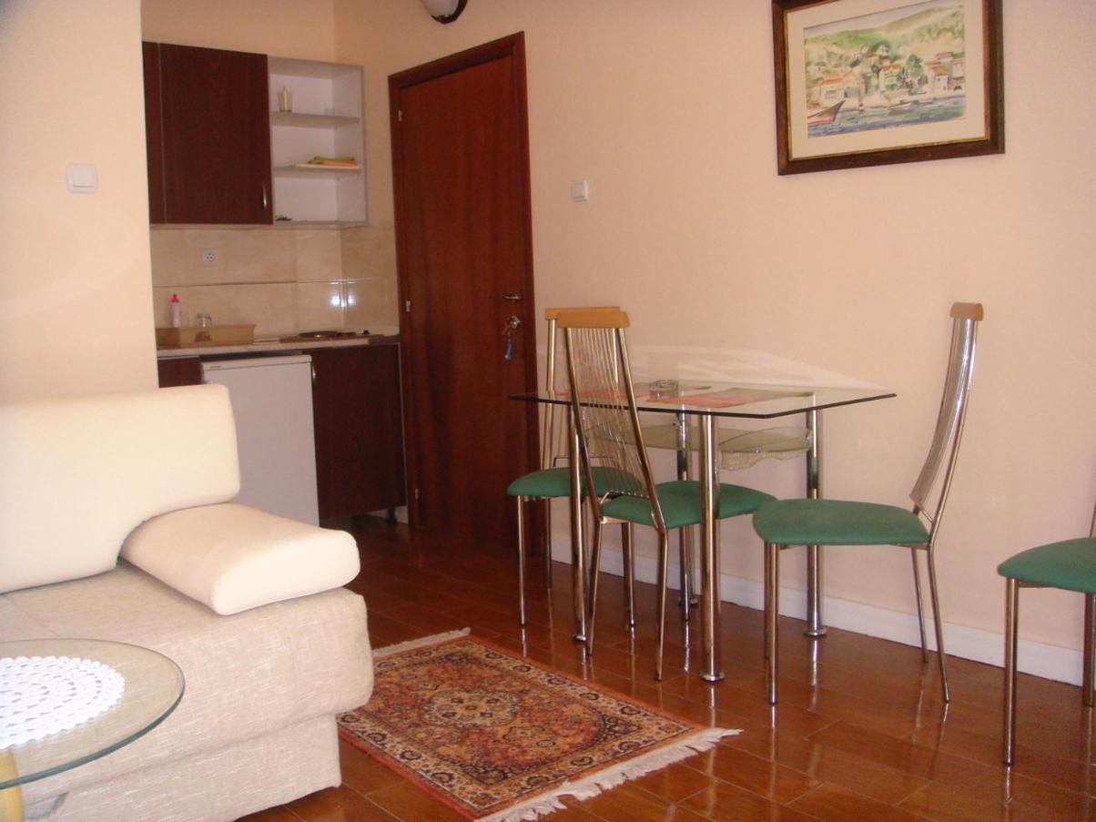 Apartments Grispolis Tivat Buitenkant foto