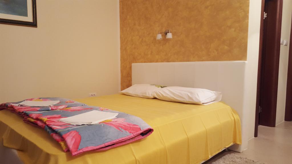 Apartments Grispolis Tivat Buitenkant foto