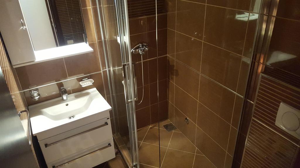 Apartments Grispolis Tivat Buitenkant foto