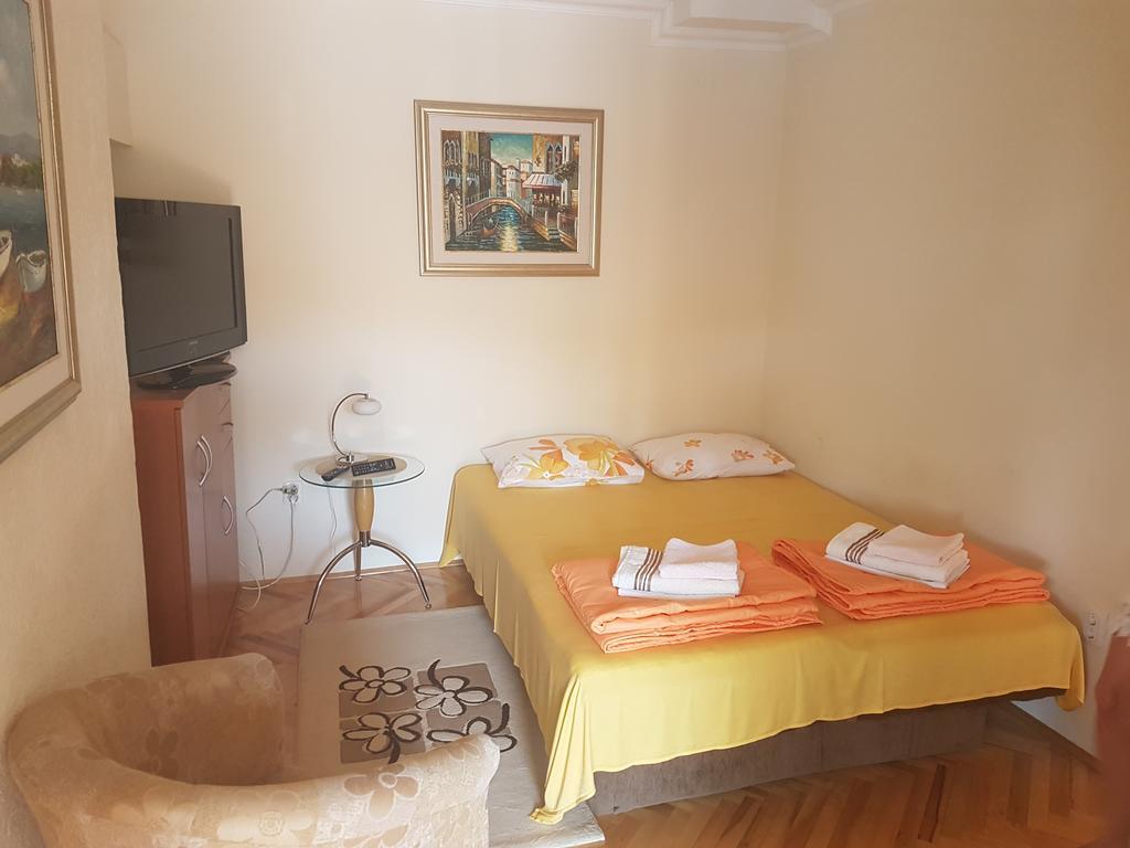 Apartments Grispolis Tivat Buitenkant foto