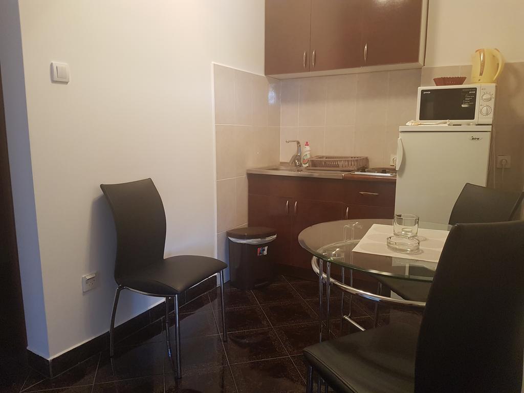 Apartments Grispolis Tivat Buitenkant foto