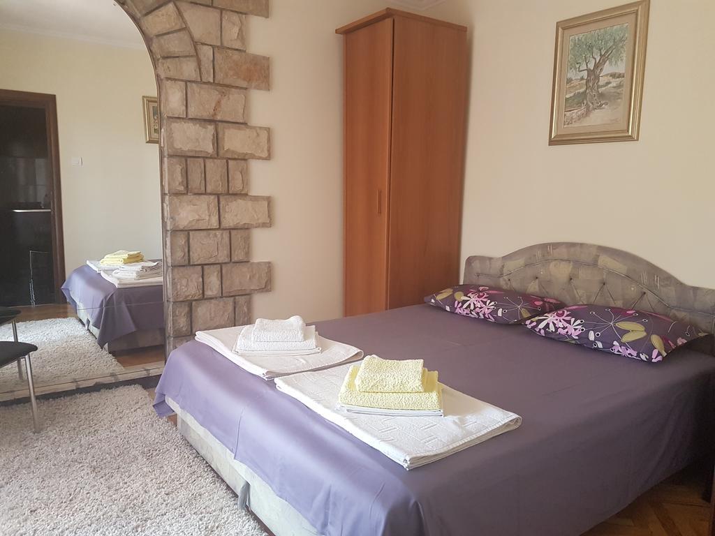 Apartments Grispolis Tivat Buitenkant foto
